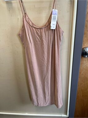 Olga NWT Light Mauve Slip with Adjustable Straps size 38
